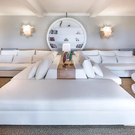 Sleeps 16 Pool Air Con Wifi *