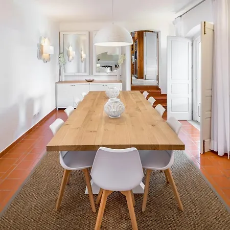 Sleeps 16 Pool Air Con Wifi